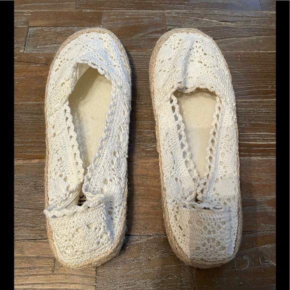 Cliffs by White Mountain Raise Crochet Espadrille - Picture 5 of 11